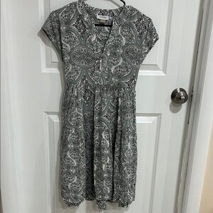 Calvin Klein Gray & White Paisley Midi Dress